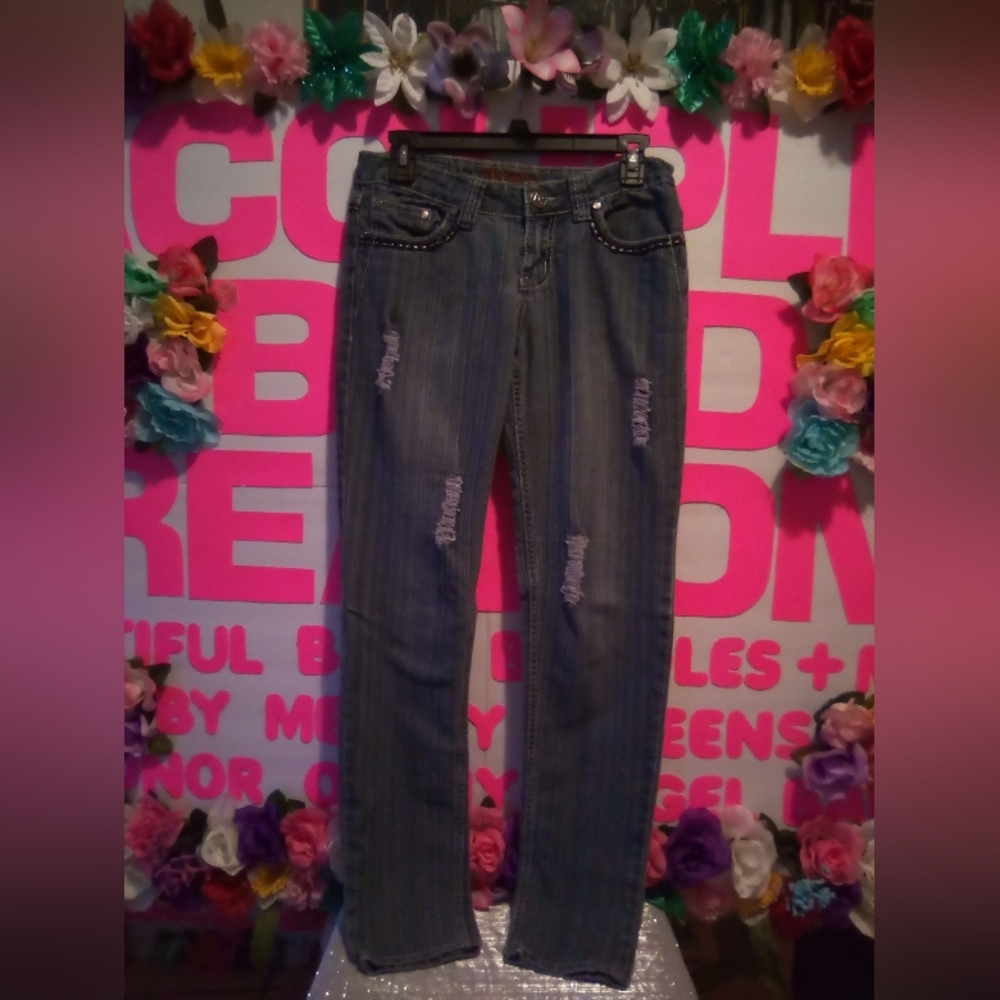 #041👉🏼Women's/Teens Blue Slightly Ripped Jeans👖